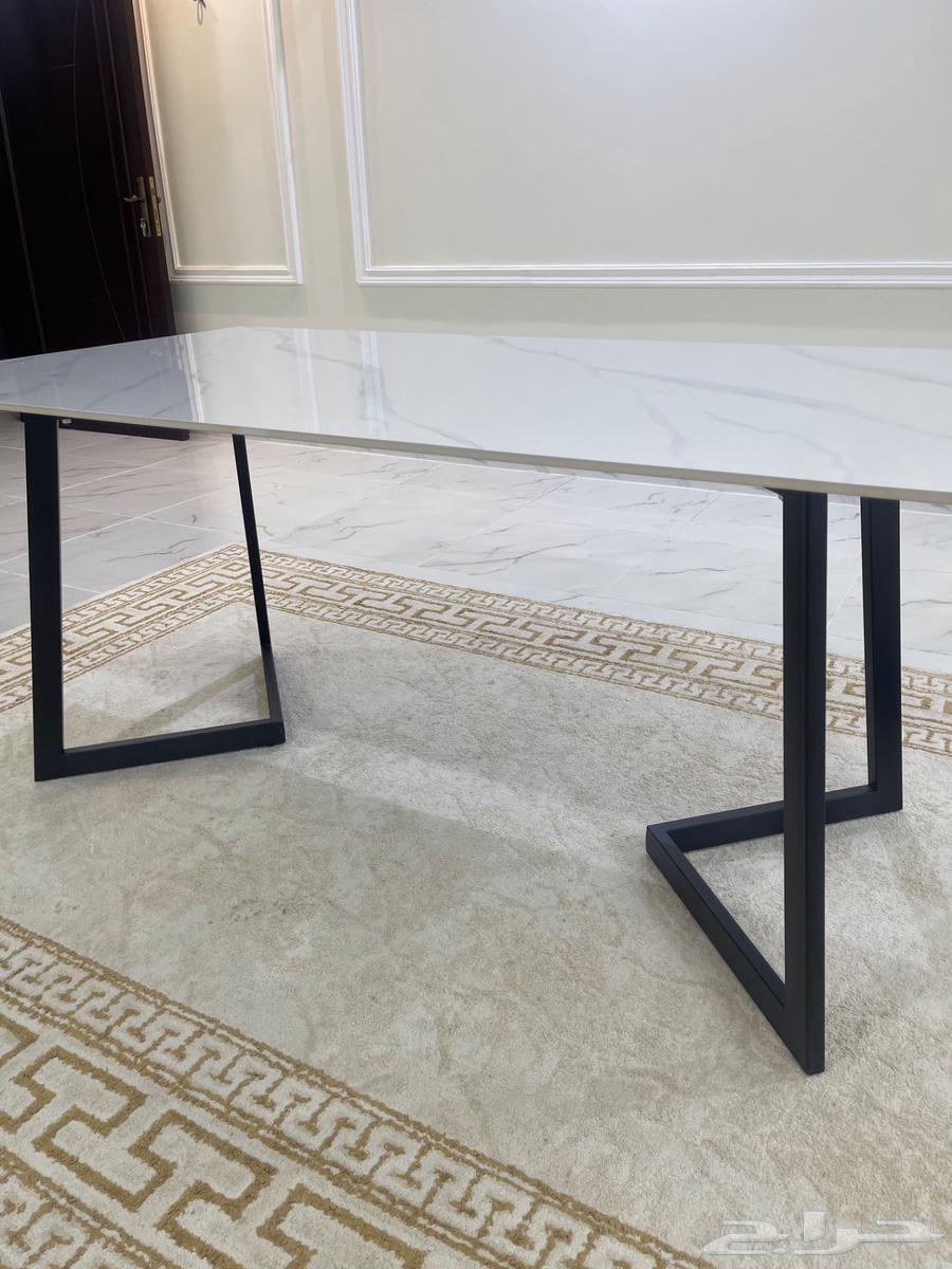 طاولة طعام جديده من هوم سنتر بدون كراسي64416782976001110