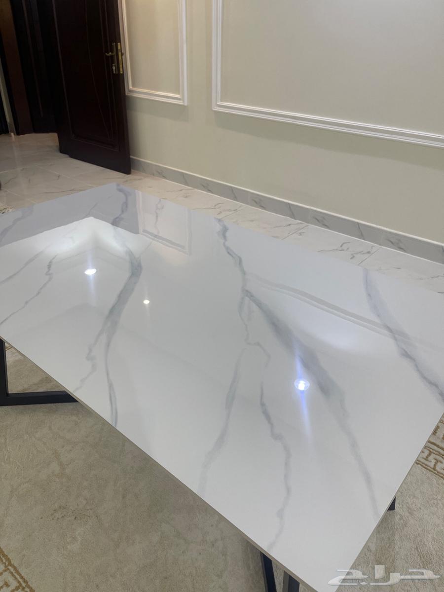 طاولة طعام جديده من هوم سنتر بدون كراسي64416782976001111