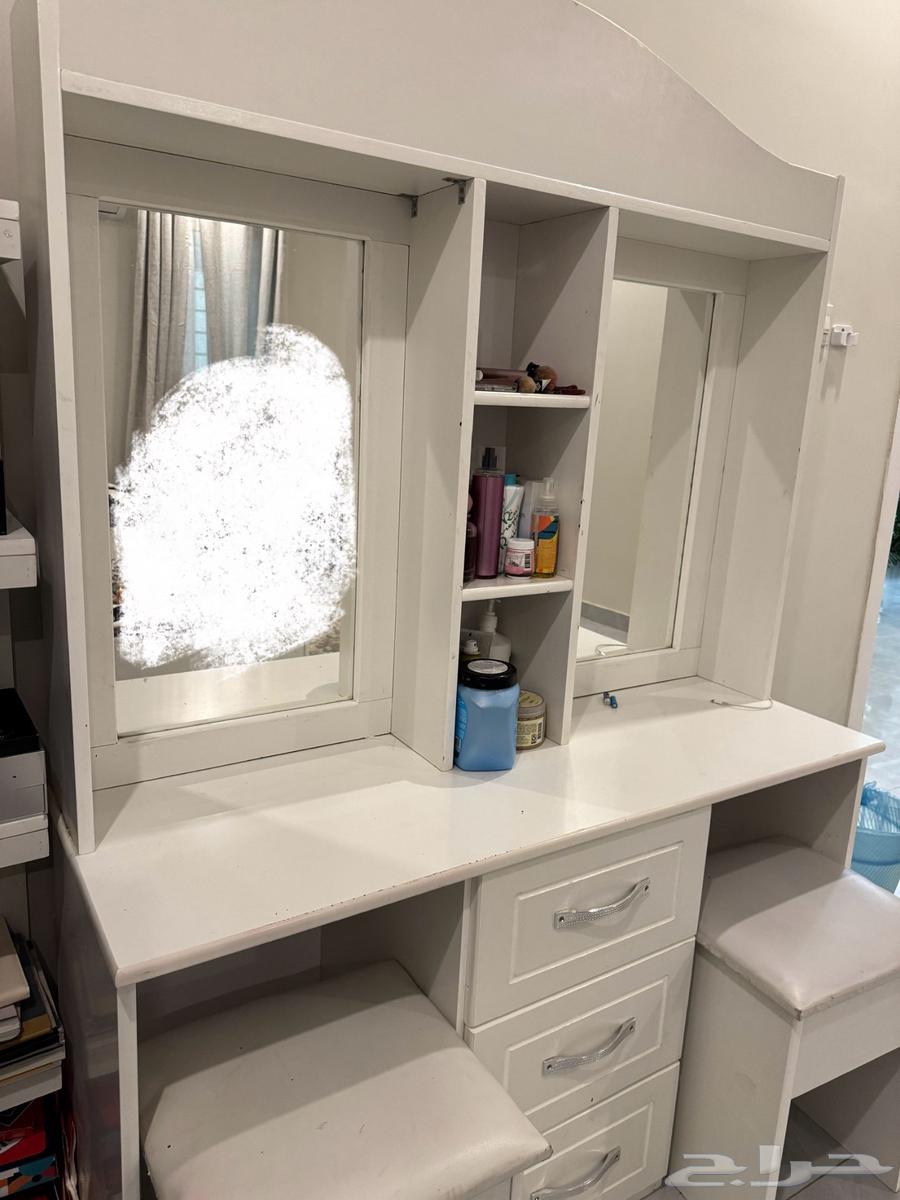 تسريحة نظيفة كرسيين للبيع64416822507267111