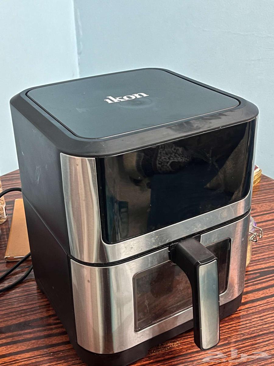 قلاية هوائية شبه جديدة ولا خدش سبب البيع السفر64416848971394110