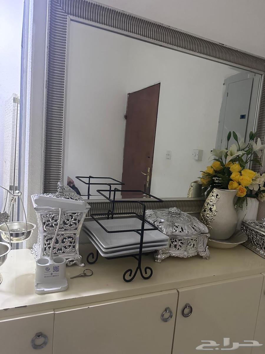 طاوله طعام قابله للطي مع 6 كراسي و طاوله مدخل64417022127106111