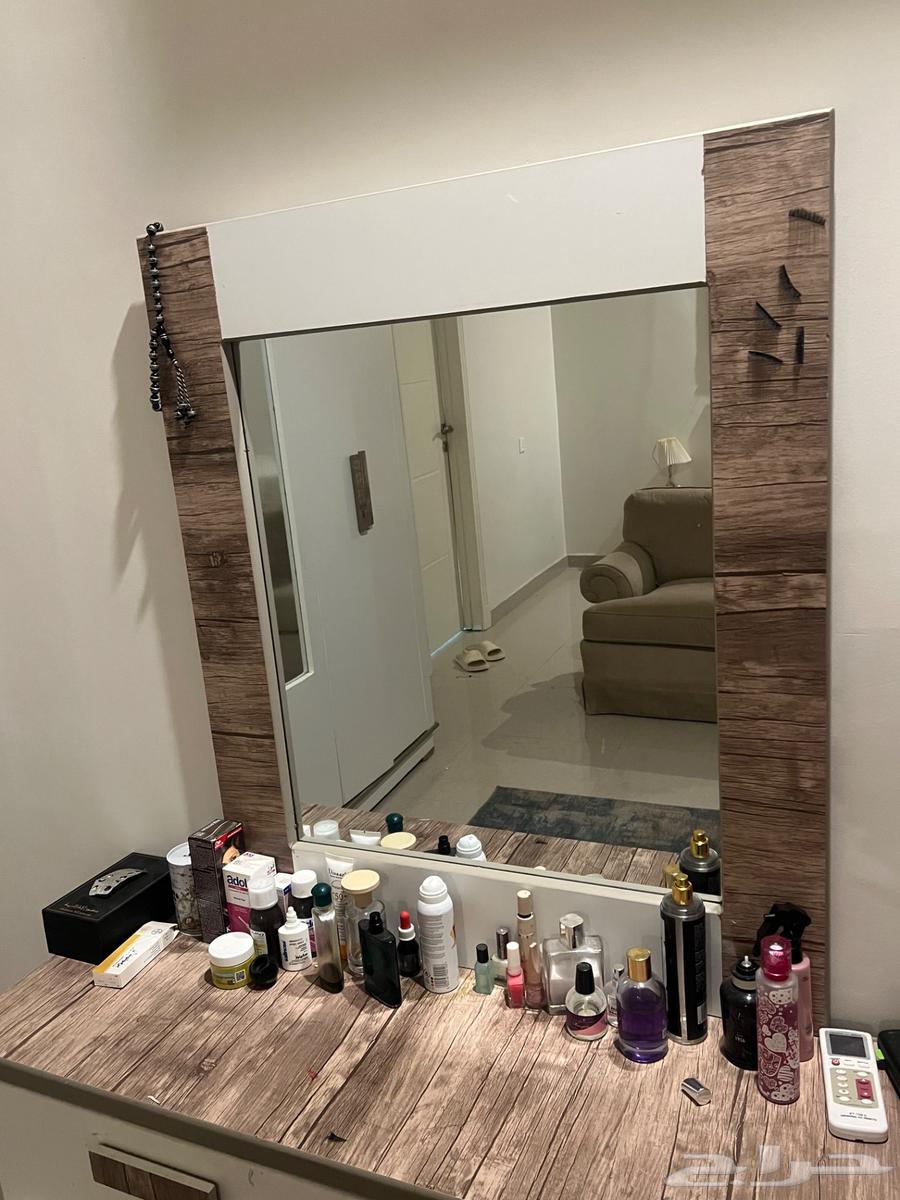 غرفه نوم ابيض وبيج64419145129857110