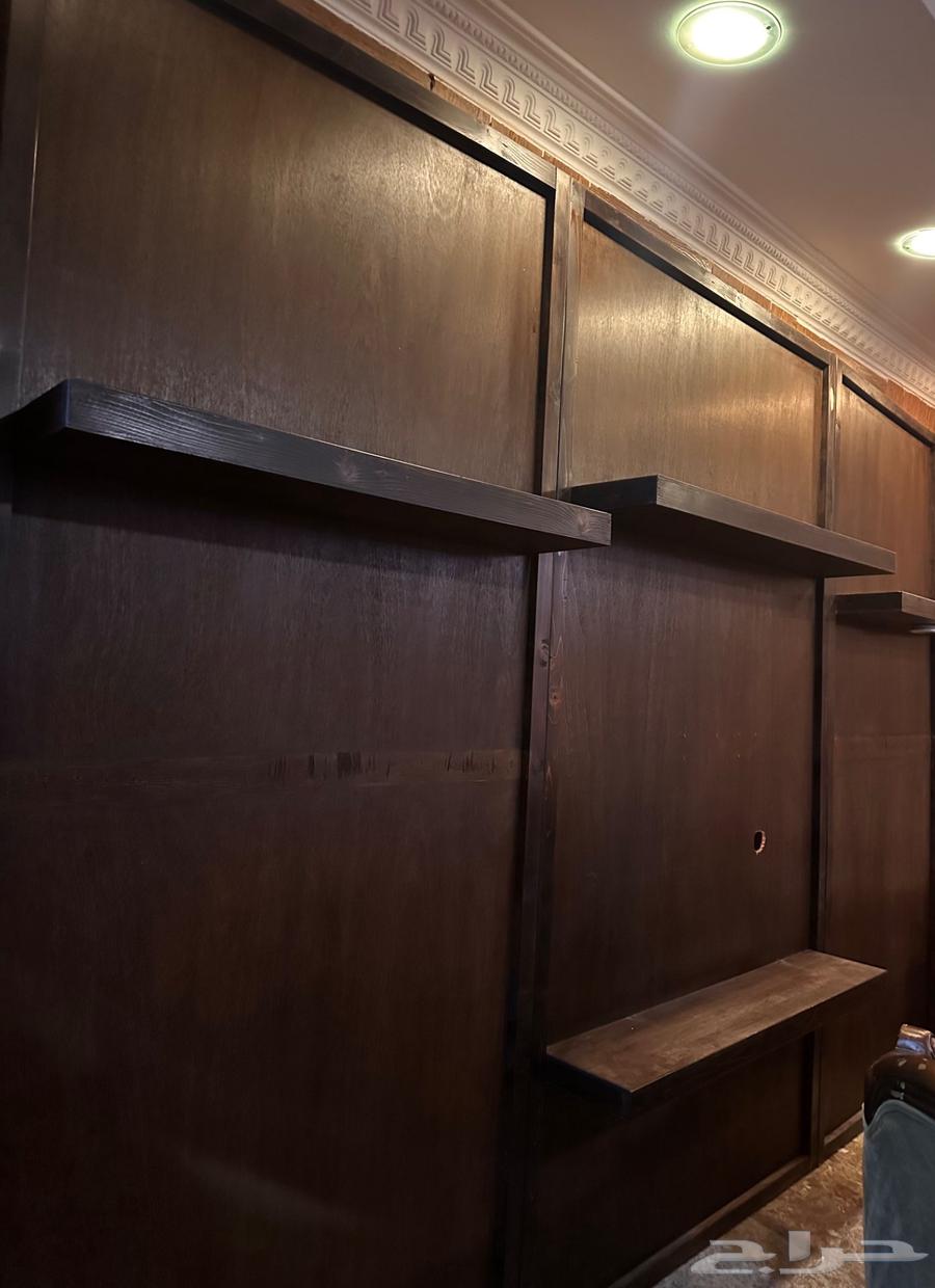 جدار خشب متين برفوف للبيع العاجل ساخفض السعر للجاد64413422945667110