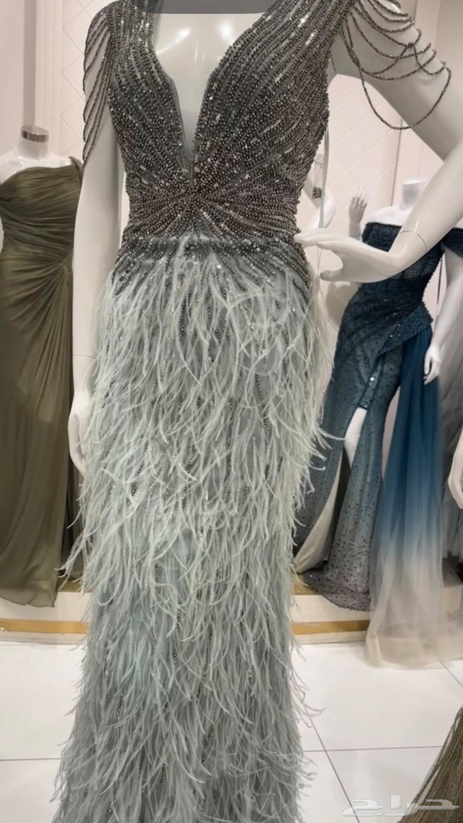 فستان يخصر الجسم بس الي على الكتوف ترا شلتها64413719442434110