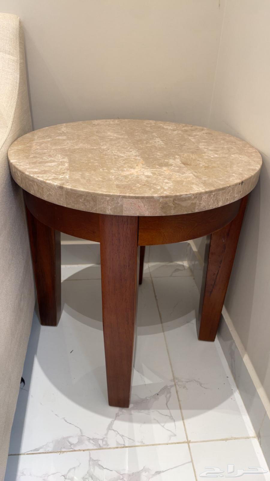 طاولات للبيع مستخدمه64413878360450110