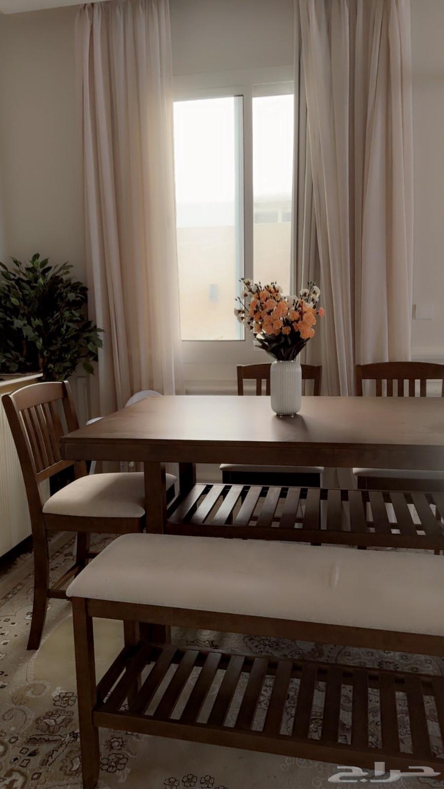 Dining table64414302931585110