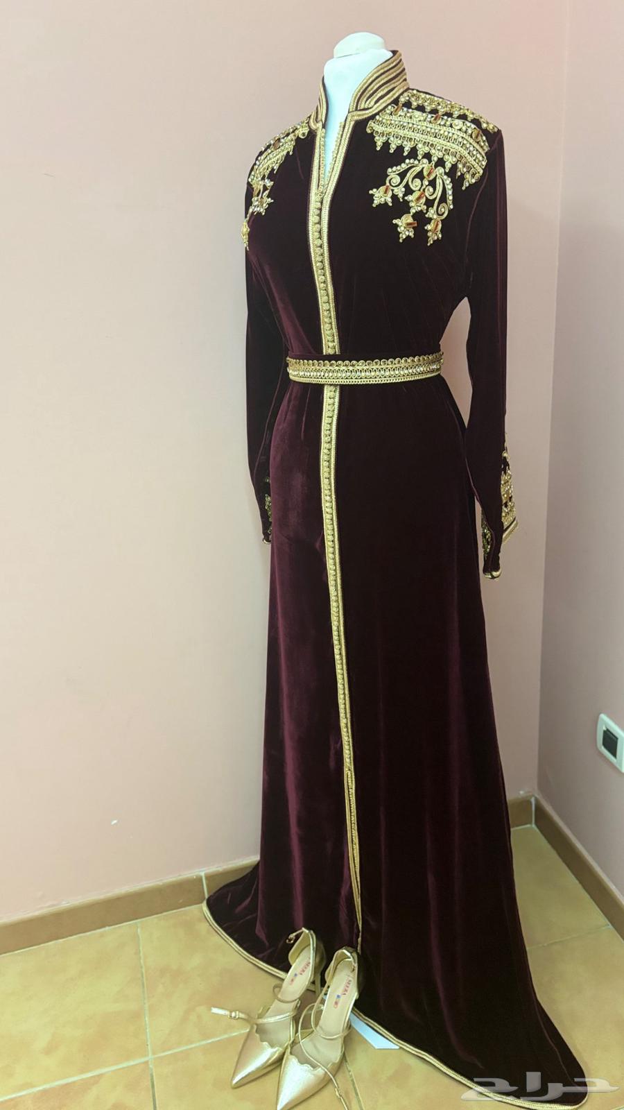 New Moroccan kaftan available in four colors: oud, green, and navy blue..64415881521667111