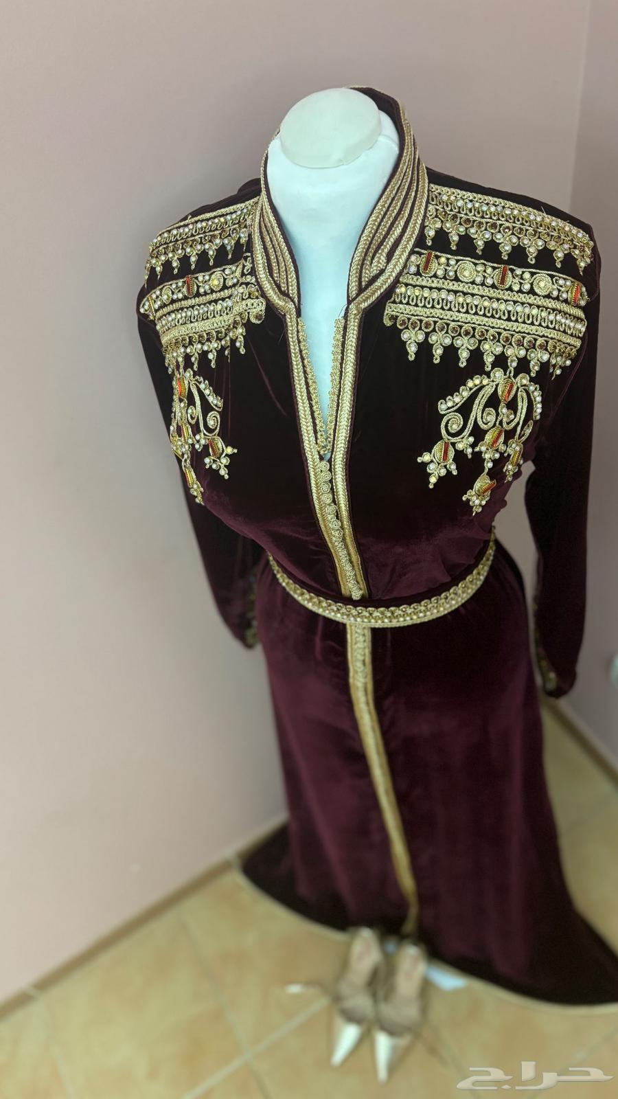 New Moroccan kaftan available in four colors: oud, green, and navy blue..64415881521667114