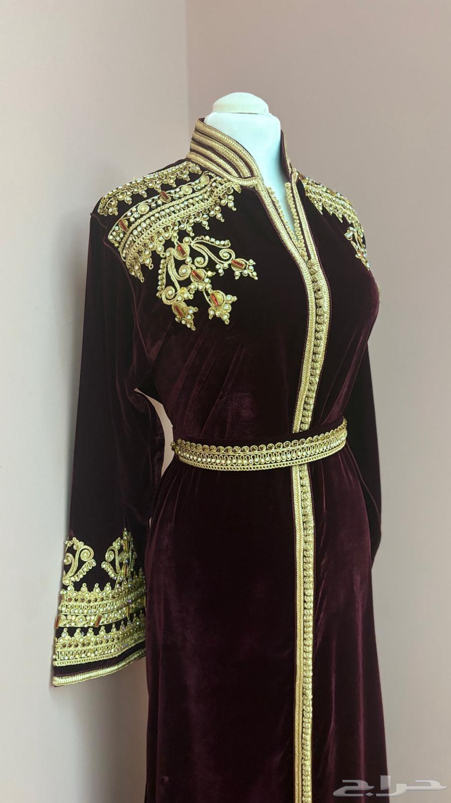 New Moroccan kaftan available in four colors: oud, green, and navy blue..64415881521667113