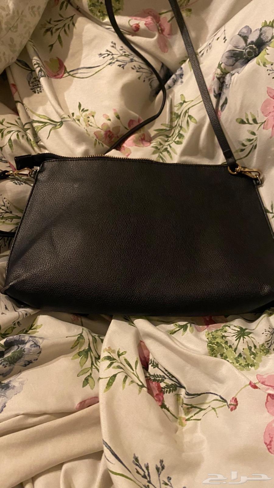 شنطه حجمها وسط مستعمله نظيفه من H M64416954571009111