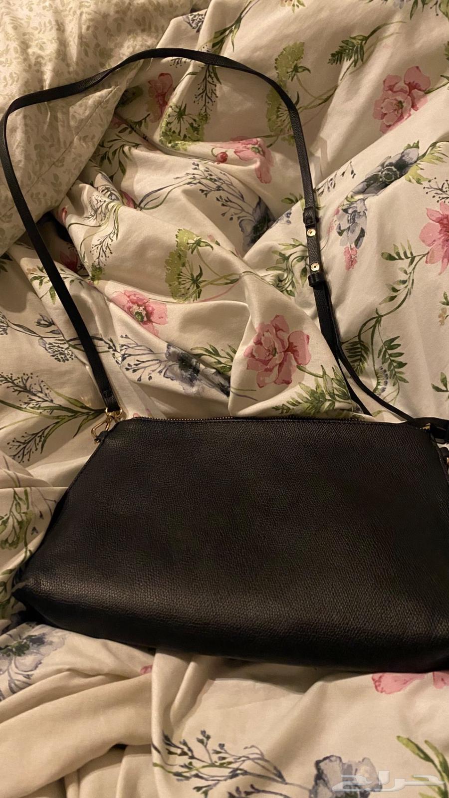 شنطه حجمها وسط مستعمله نظيفه من H M64416954571009110