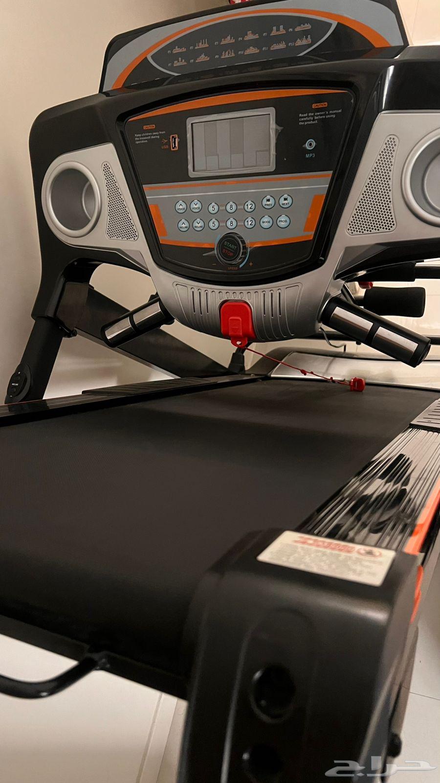 Clean fitness treadmill, very light use64418811017089113