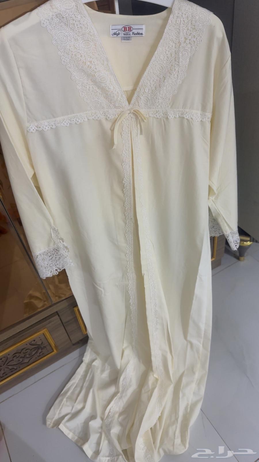 New L-sized postpartum robe, size is small, reason for sale64419426328322110