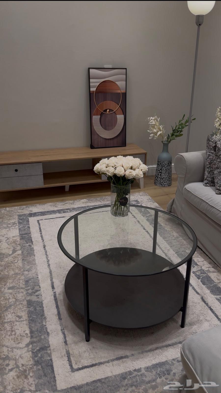 IKEA sofa and TV table and coffee table64419454030465112