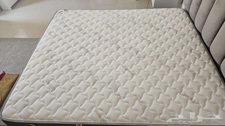 عدد 2 مراتب طبية للبيع مقاس كوين والآخر سنجل64575643348099110