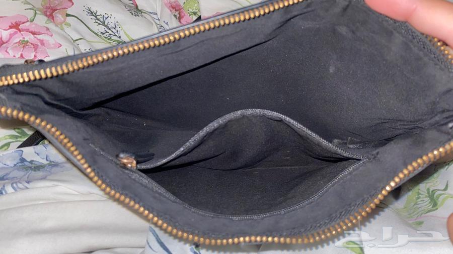 شنطه حجمها وسط مستعمله نظيفه من H M64416954571009113