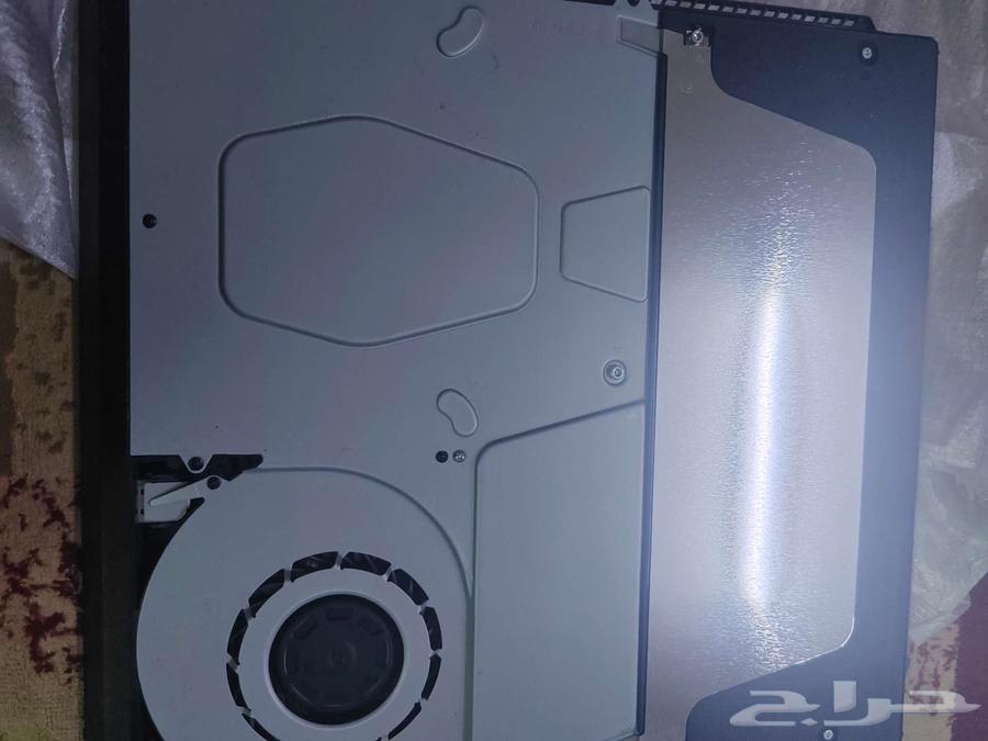 Very clean PlayStation 4 with controller64413572751489111