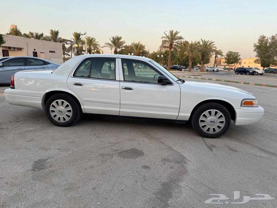 فورد كراون فكتوريا مخزن 200664581552770563111