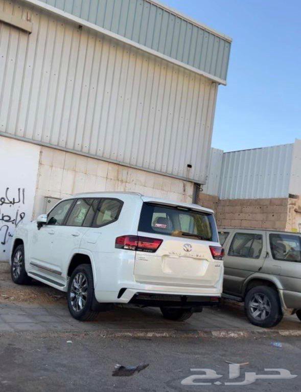 لاند كروزر L3 نظيف جدا موديل 2024 ماشي 15 الف اول مالك64587950485635110