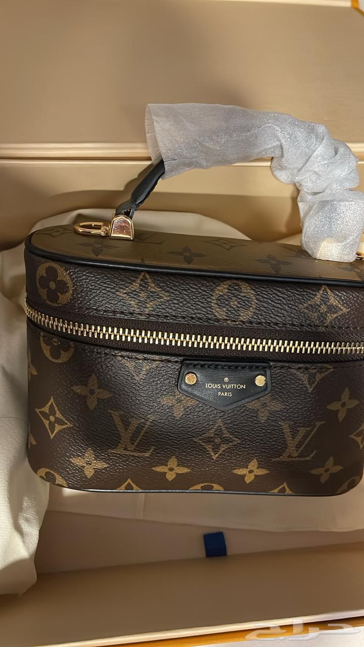 Vanity chain pouch LV64422816646786110