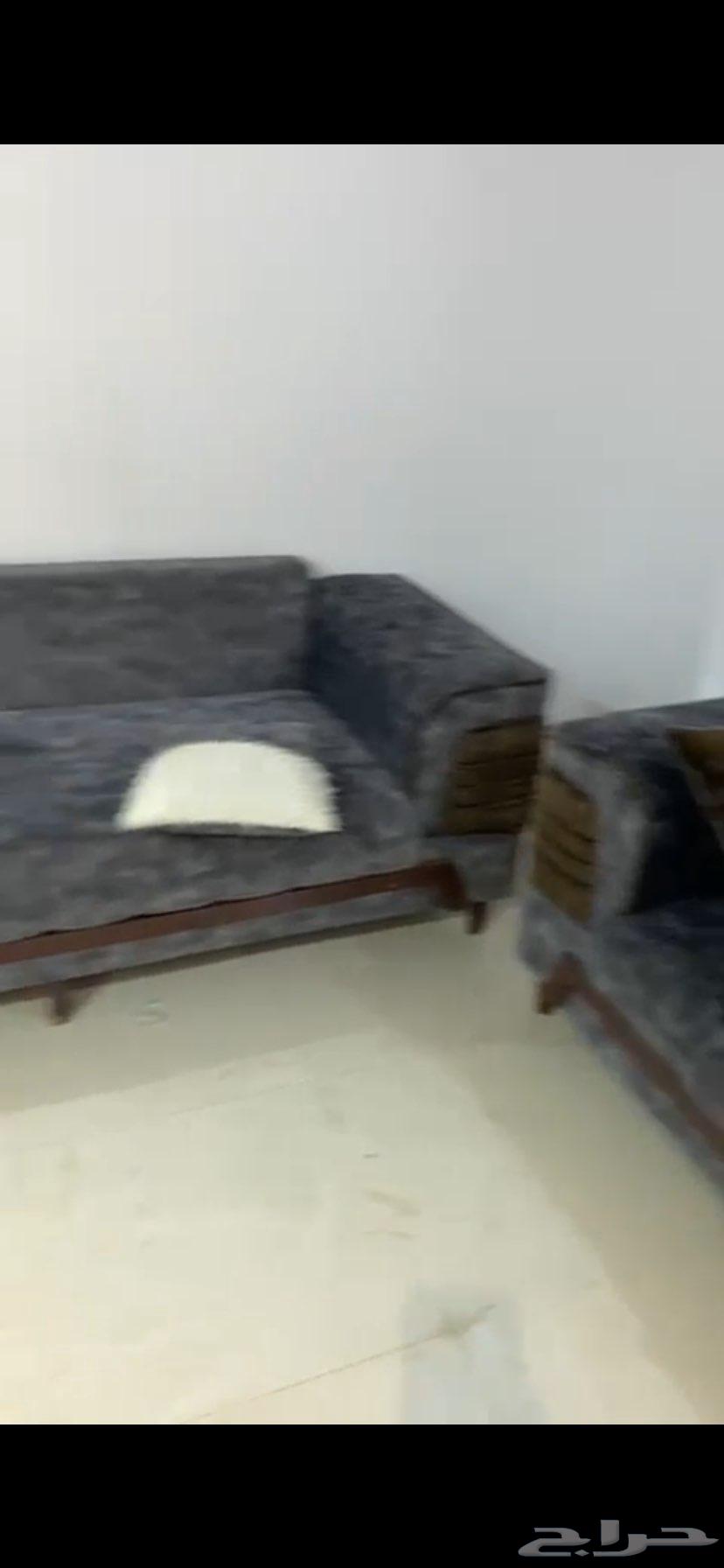 Semi-new sofa used for less than a year64422246229379110