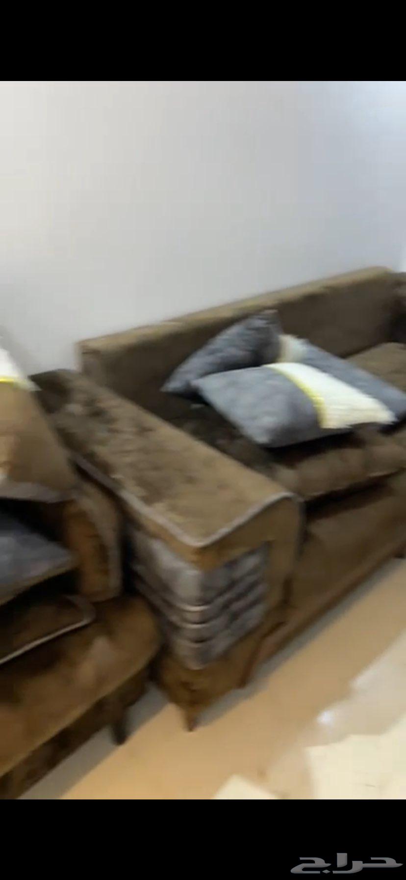 Semi-new sofa used for less than a year64422246229379111