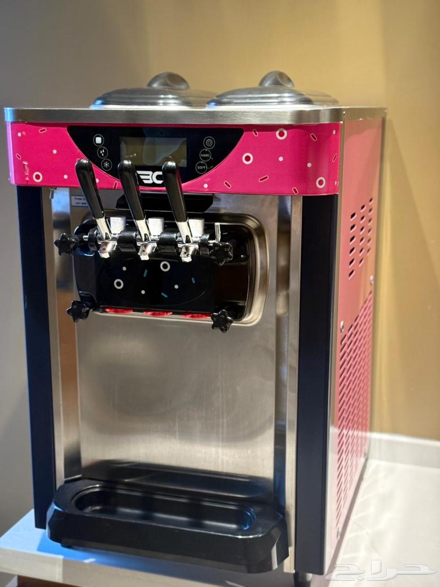 Ice cream machine64420472379650112