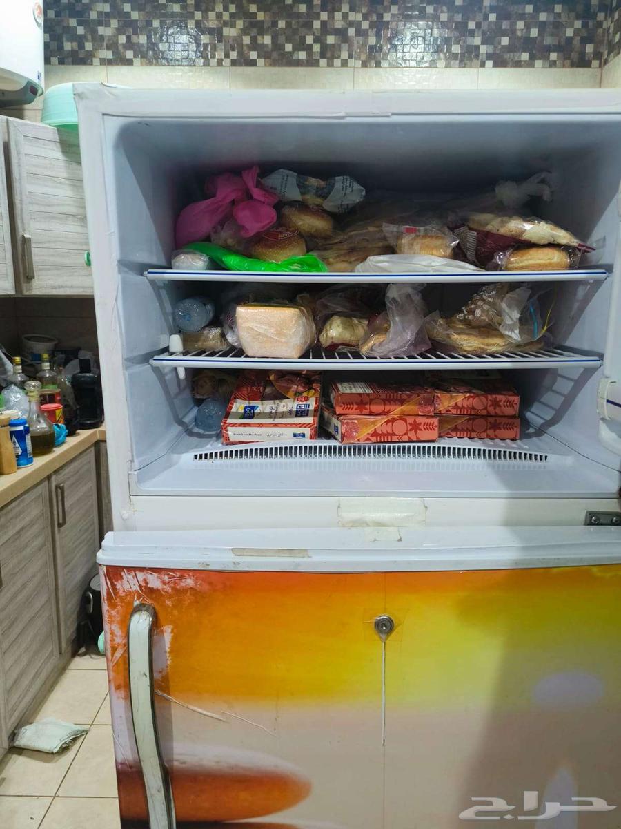 Large used refrigerator, 19 cubic feet capacity, for sale, works well64421269462531111