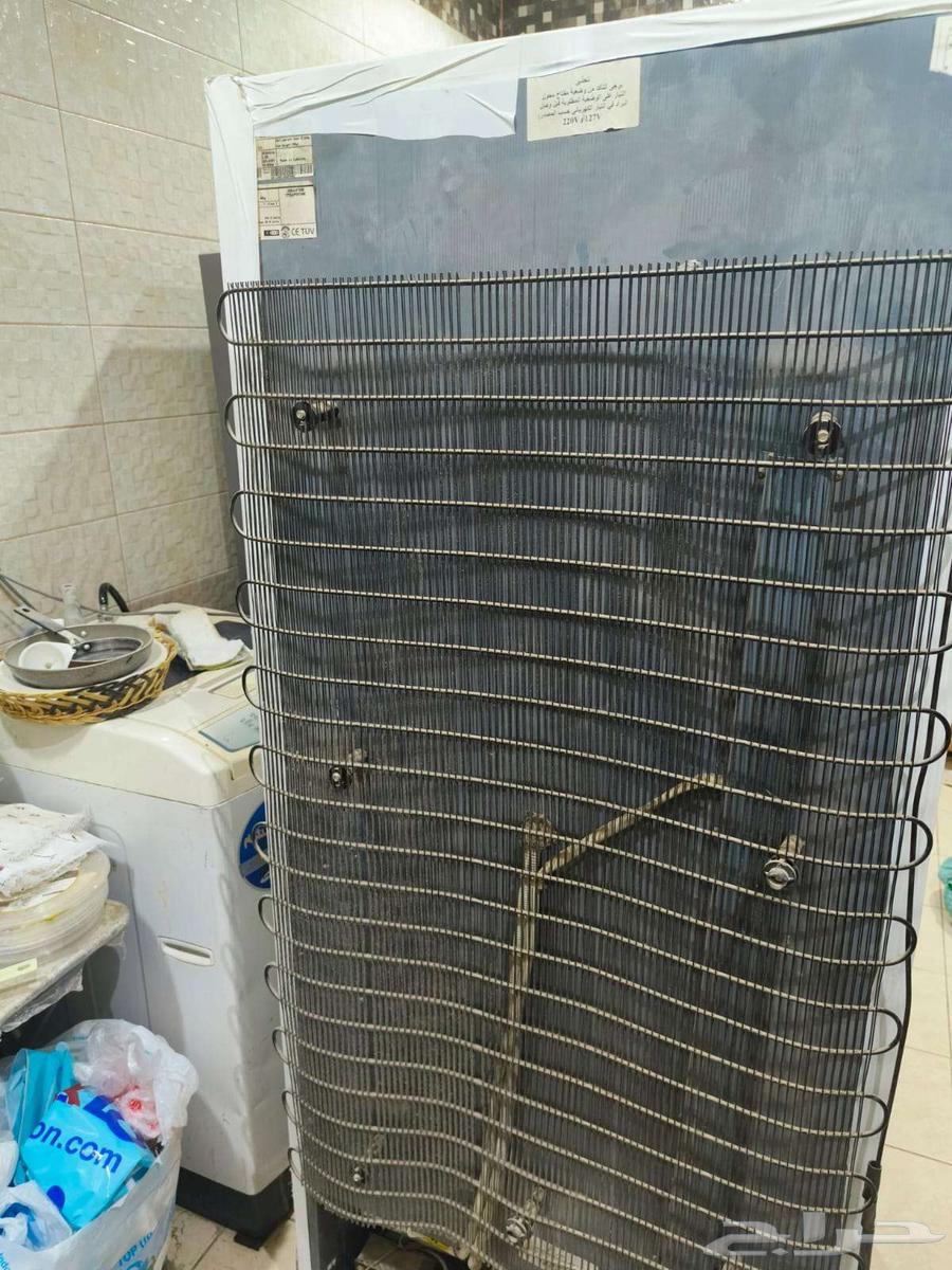 Large used refrigerator, 19 cubic feet capacity, for sale, works well64421269462531110