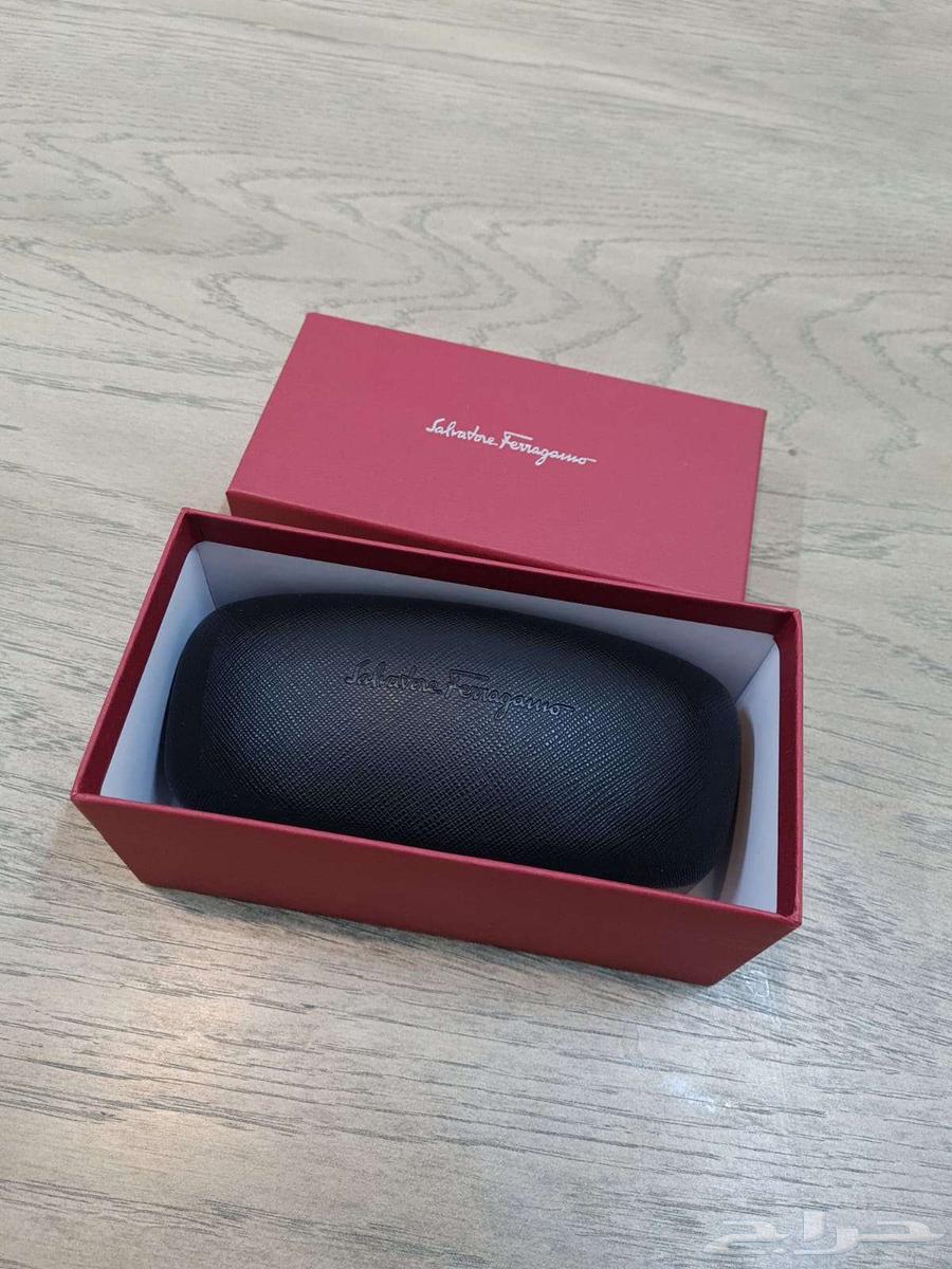 نظارة شمسية ماركة Salvatore Ferragamo (أصليه).64421350842755111