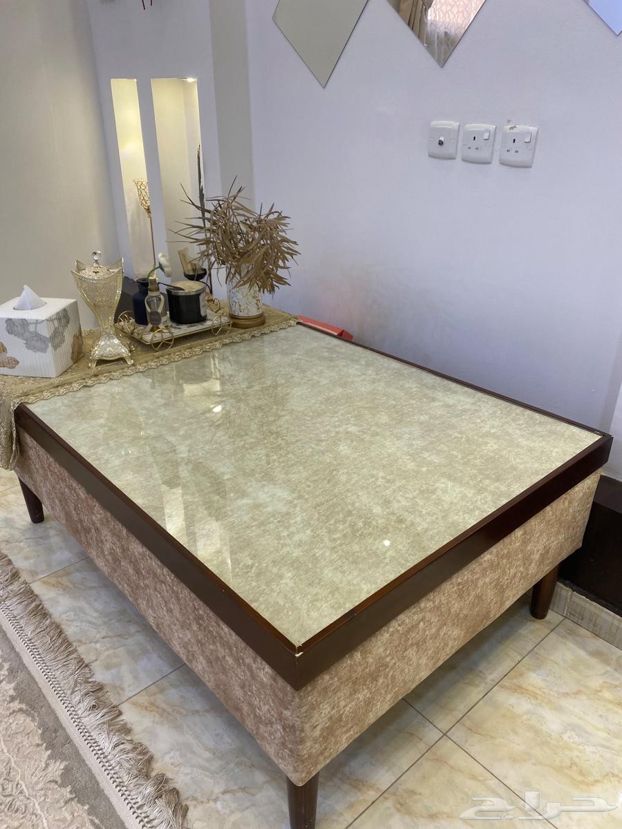 طقم كنب مع طاوله64424829188481111