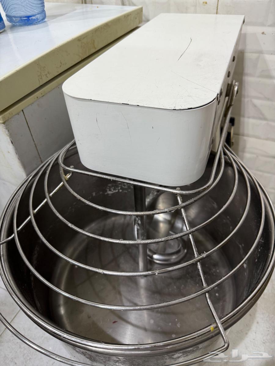 اغراض مطعم بيتزا للبيع كامله64424923167745114