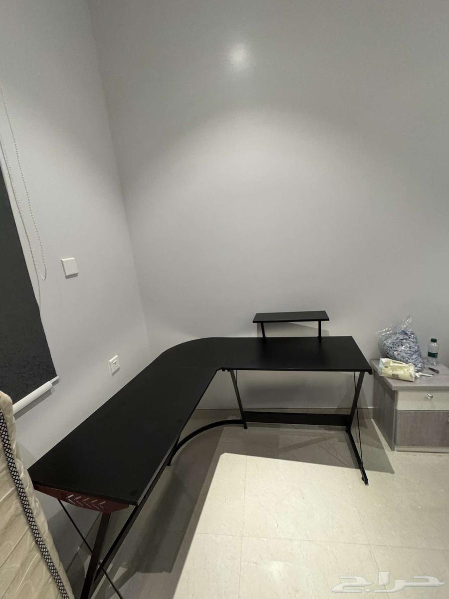 طاولة بي سي64405403357315111