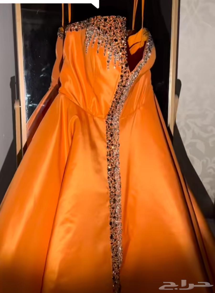فستان برتقالي من المصممة وعد العقيلي64426039879042111