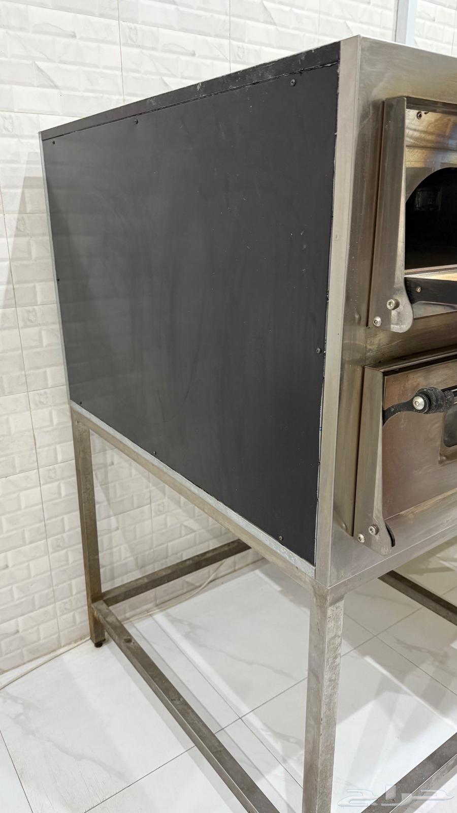 اغراض مطعم بيتزا للبيع كامله64424923167745111