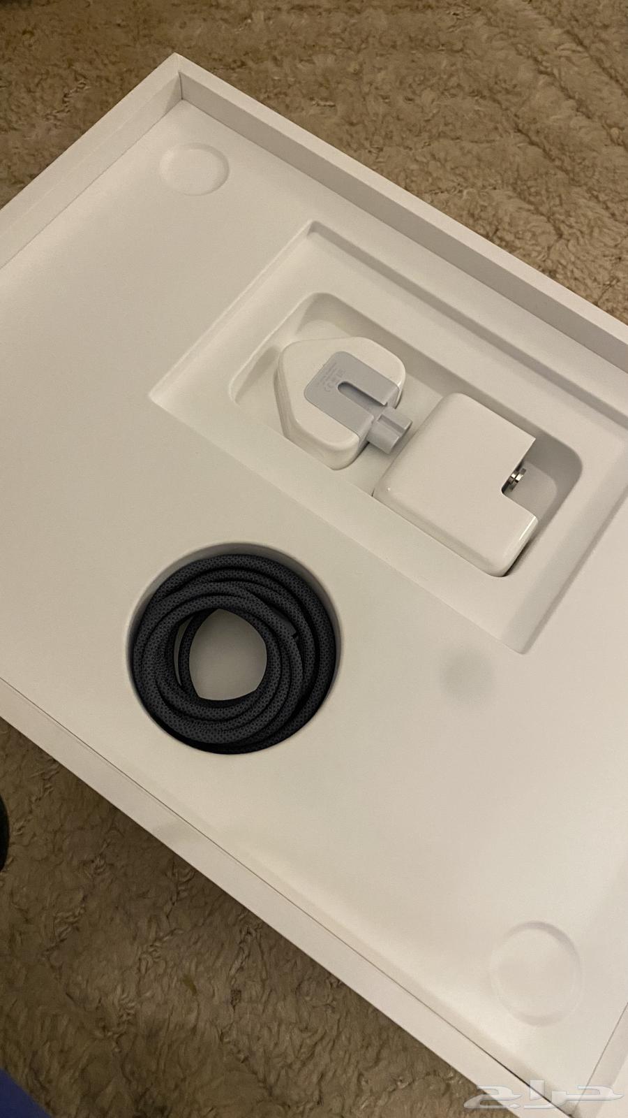 ماك بوك M264417062038146113