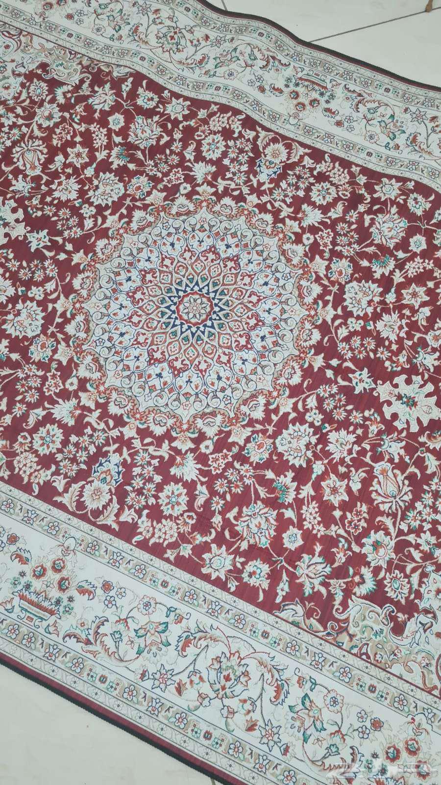 للبيع سجادة مستعملة بحالة ممتازة (استخدام نظيف جدا )64434429074562110