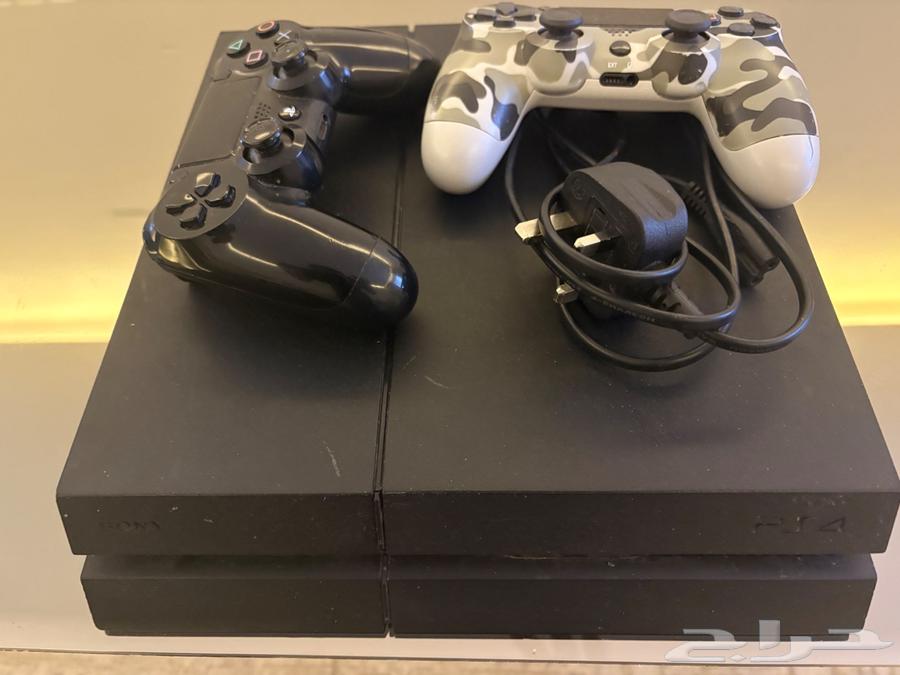 PS4 for sale with two controllers.64424092330114110