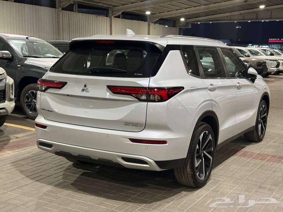 عرض العودة للمدارس ميتسوبيشي اوتلاندر نص فل موديل 202564585708194049113