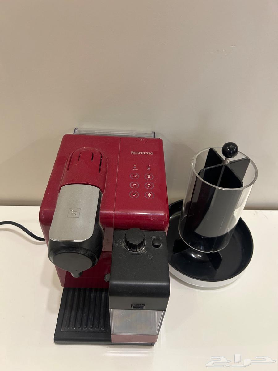 نيسبريسو ماكينة تحضير القهوة مع جميع ملحقاتها64427717623425110