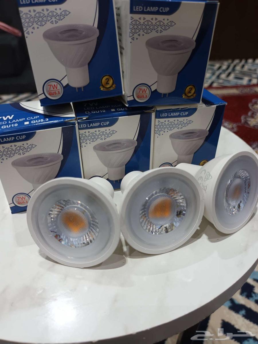 لمبات صفراء جديده استبدلتها بالبيضاء64439774877826113