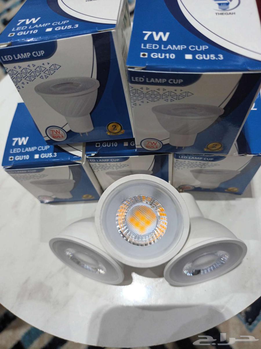 لمبات صفراء جديده استبدلتها بالبيضاء64439774877826114