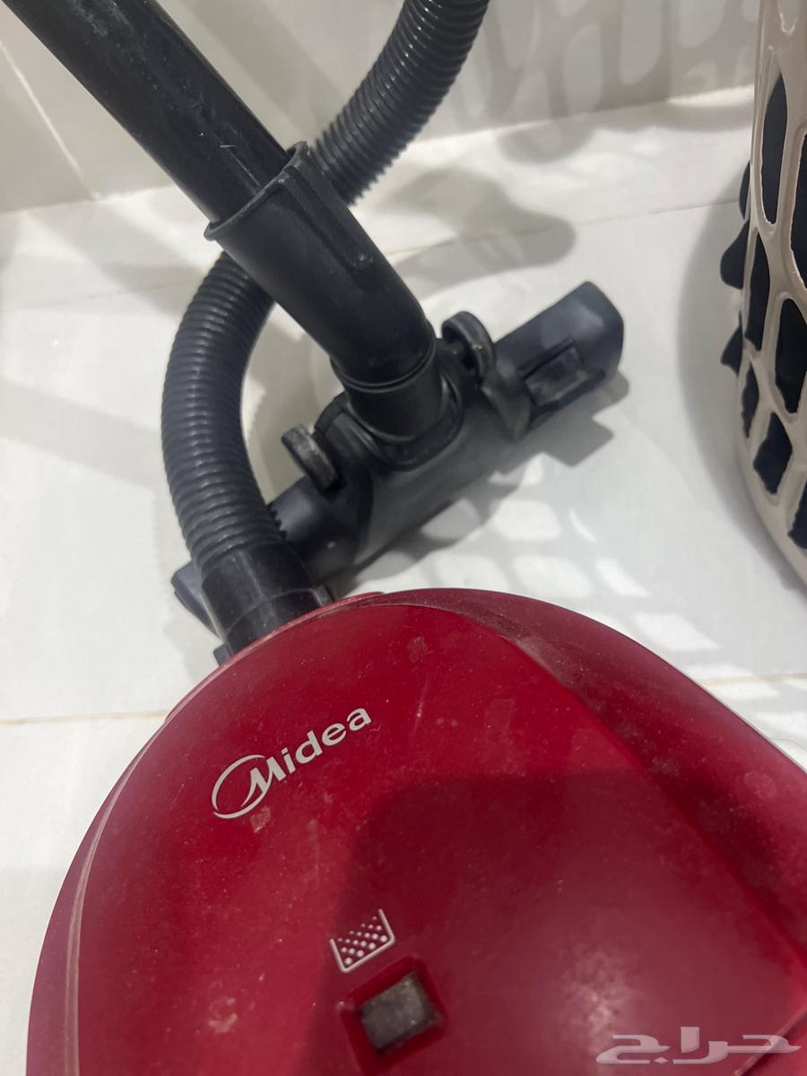 مكنسة حمراء ميديا64430043837185111