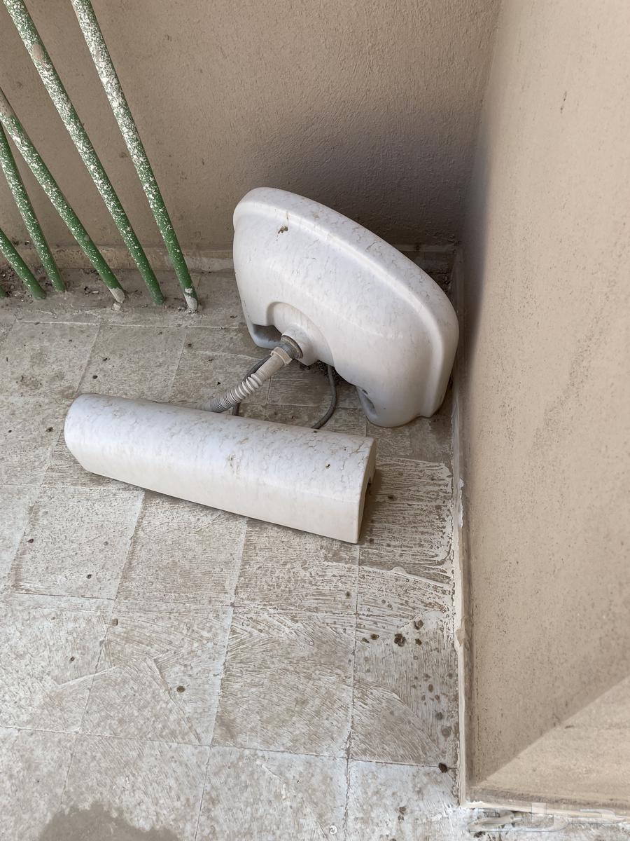 Two sofas and popular cushions64428187837442110