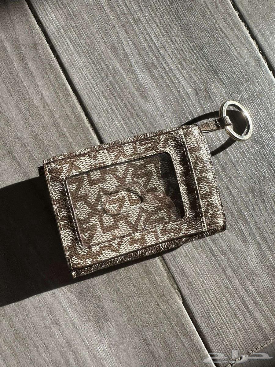 شنطة دكني DKNY اصلية - بحالة ممتازة شبه جديدة ( dkny bag )64431800824066112