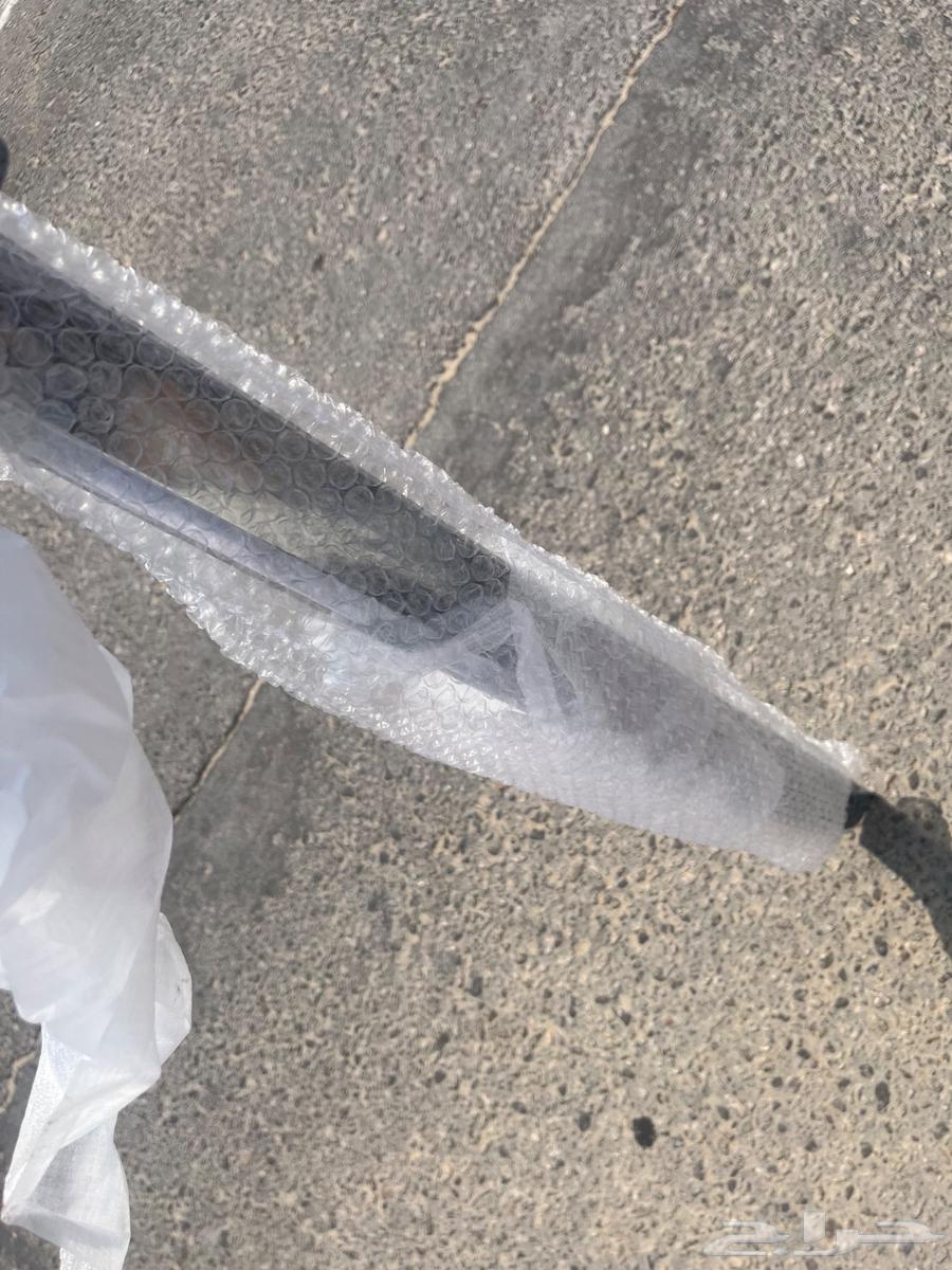 اسطب يارس 2016 خلفي يمين وزيق للشنطة الخلفية64592504740867111