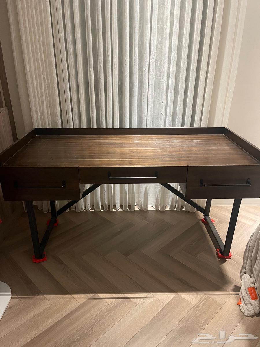 مكتب من مفروشات اشلي الامريكية64433646475906110