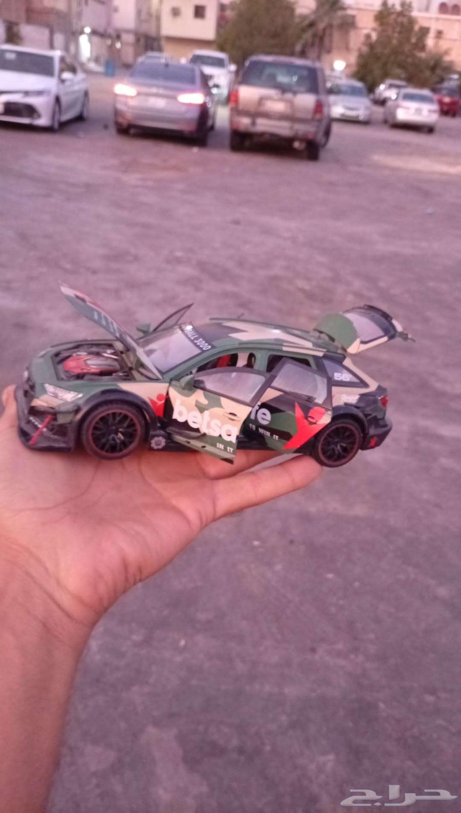 Iron figurines for sale, size 1.2464432468443394113