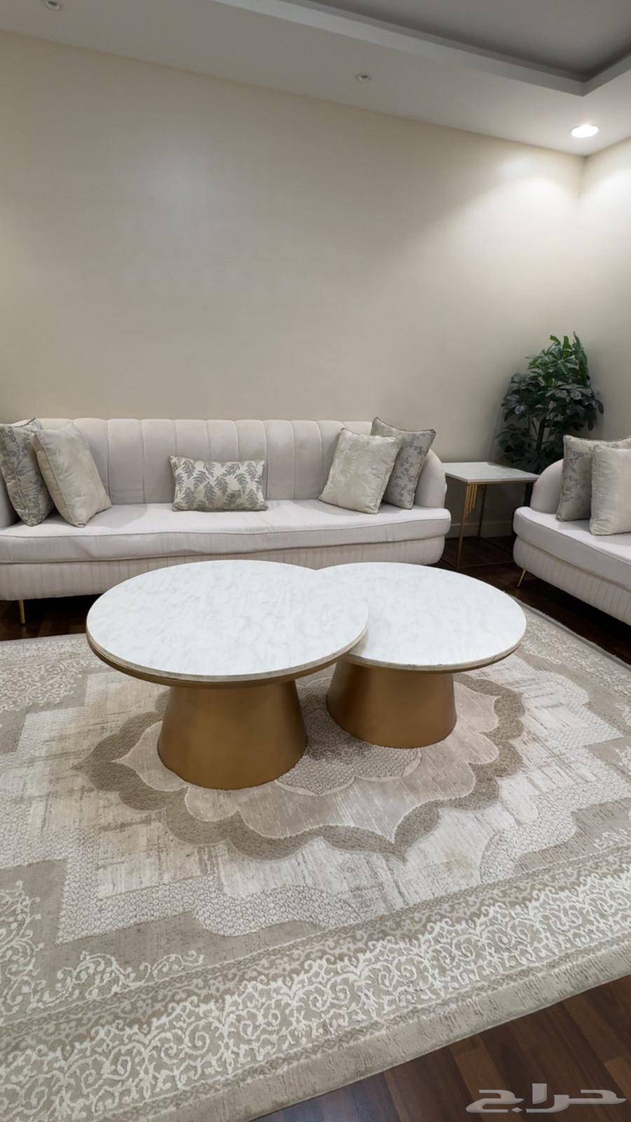 كنب من اربع قطع مع طاولتين وسط مع طاولتين جانبيه وستاره64428590224515111