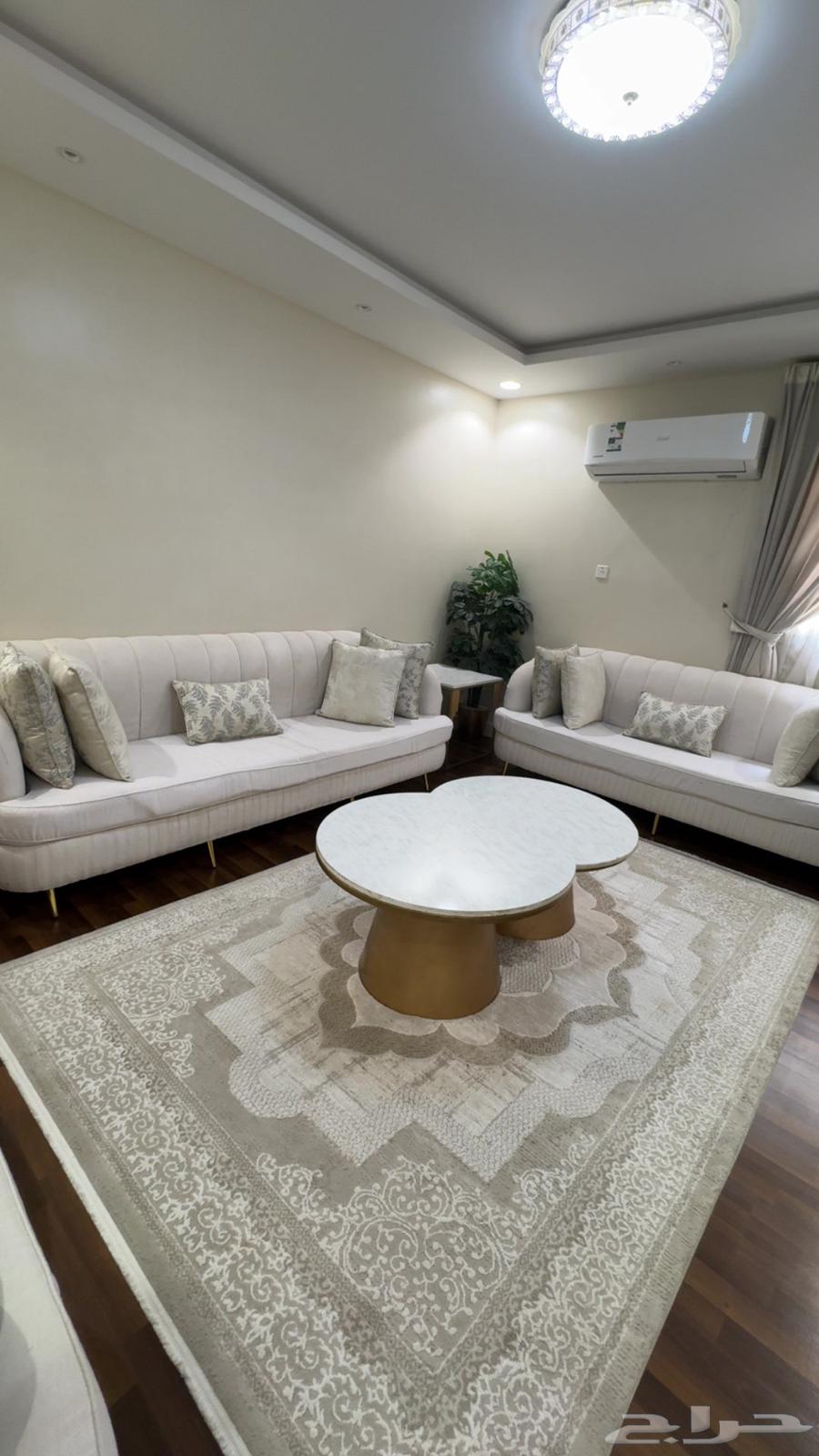 كنب من اربع قطع مع طاولتين وسط مع طاولتين جانبيه وستاره64428590224515113